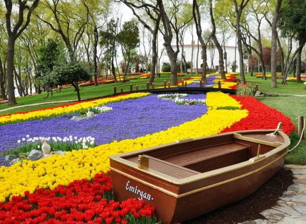 istanbul tulip festival in april