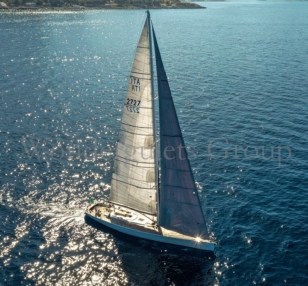 Crewed Sailing Yacht 27mt cruising Italy